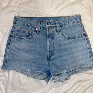 501 Levi shorts